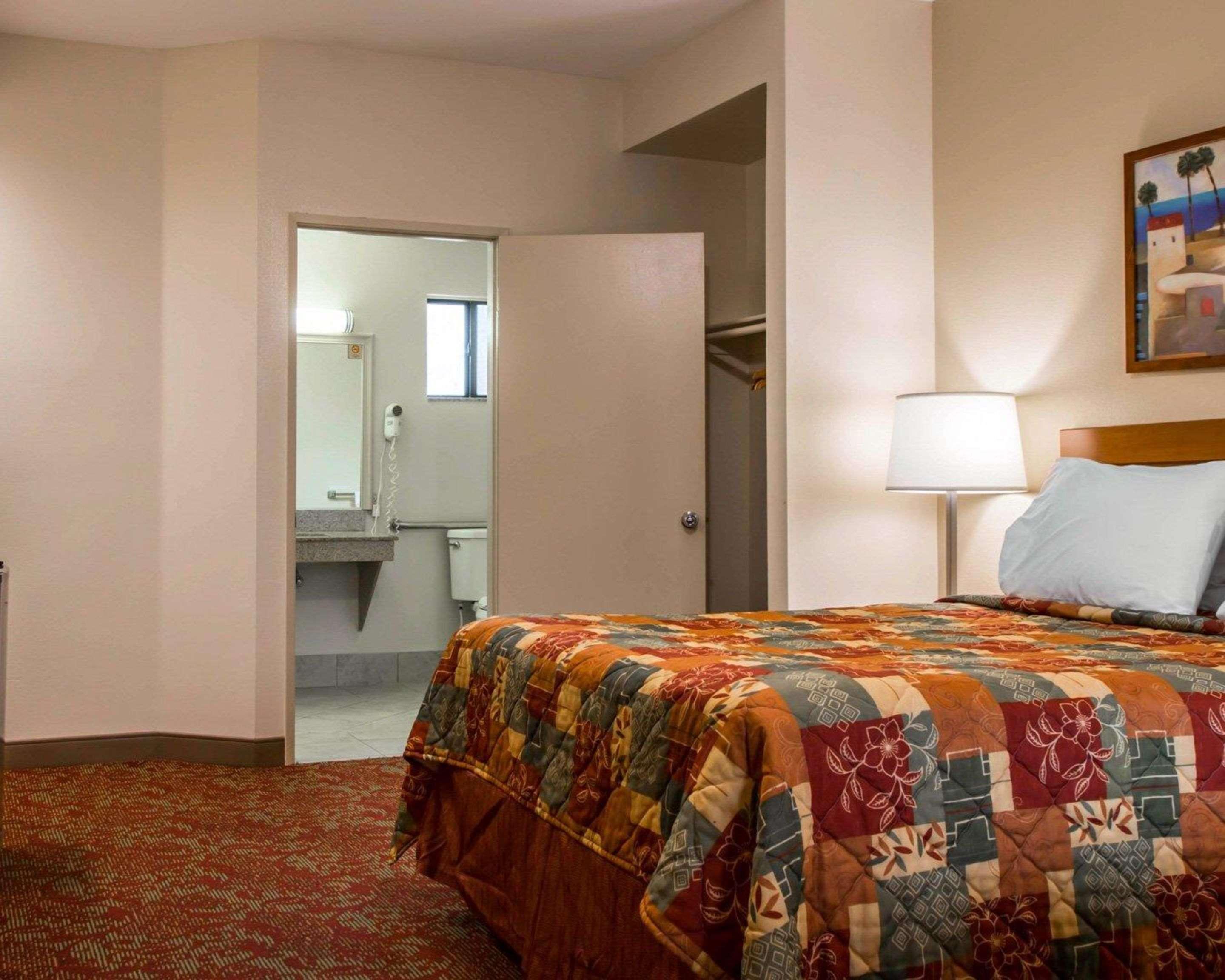 Rodeway Inn Encinitas North Buitenkant foto
