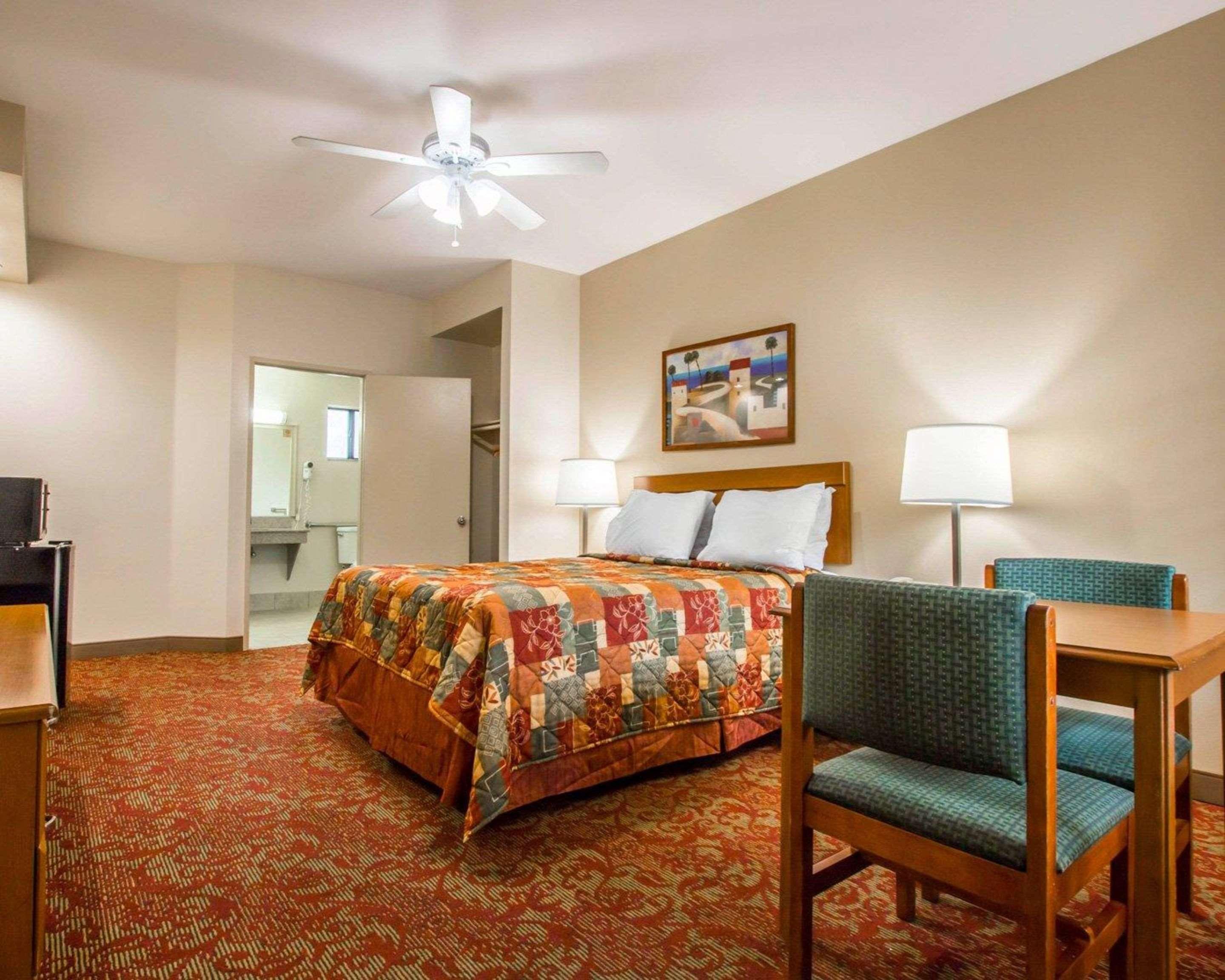 Rodeway Inn Encinitas North Buitenkant foto